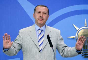 Καθυστερεί η ανακοίνωση της σύνθεσης της νέας κυβέρνησης του Ερντογάν