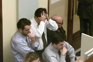 Ελεύθερη πτώση του γενικού δείκτη στις 4.523,28 μονάδες την Πέμπτη