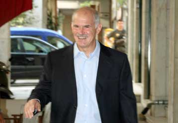 Σίγουρος για τη νίκη του ΠΑΣΟΚ δήλωσε ο Γ.Παπανδρέου προσερχόμενος στη Χ.Τρικούπη