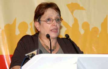 Μια νέα σελίδα πρέπει να γραφτεί στις 16 Σεπτέμβρη, τονίζει η Αλ.Παπαρήγα