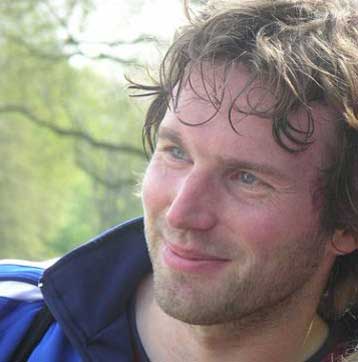 Την περίπτωση του τερματοφύλακα της Κολονίας, Στέφαν Βέσελς, εξετάζει η ΑΕΚ