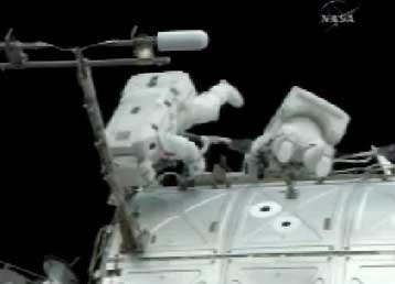 Επισπεύδει η ΝΑSA την επιστροφή του Endeavour, λόγω του κυκλώνα Ντιν