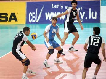 Δέκα και δύο λίμπερο στην προεπιλογή του Λεώνη για το Eurovolley της Ρωσίας