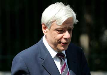 Αναστολή προσλήψεων και υπηρεσιακών μεταβολών λόγω των εκλογών