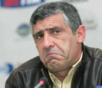 Παρελθόν από την Μπενφίκα ο Φερνάντο Σάντος, αναλαμβάνει ο Καμάτσο