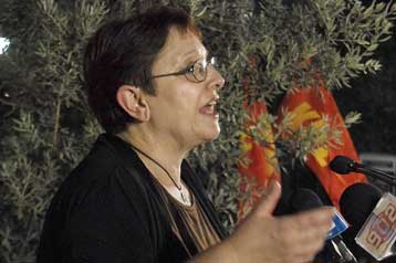 Να καταγραφεί στην κάλπη η λαϊκή δυσαρέσκεια, ζητά η Αλ.Παπαρήγα