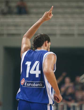 Συγκέντρωση στην άμυνα και εκρηκτικότητα στην επίθεση τα κλειδιά της νίκης της εθνικής