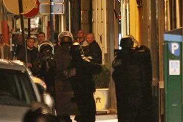 Έληξε αναίμακτα «θρίλερ» ομηρίας απέναντι από το προεδρικό μέγαρο της Γαλλίας