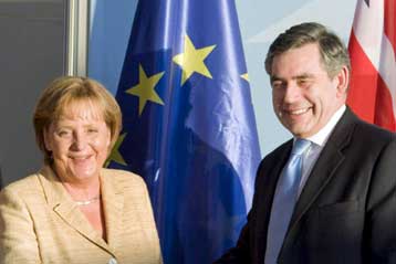 Με έμφαση στις αναπτυσσόμενες χώρες οι συνομιλίες Μπράουν – Μέρκελ