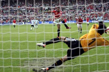 Φιλικές νίκες της Νορβηγίας επί της Αργεντινής και της Ουγγαρίας επί της Ιταλίας