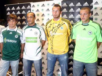 Λαϊκή απαίτηση για νίκη επί του Ολυμπιακού στην παρουσίαση των πράσινων εμφανίσεων