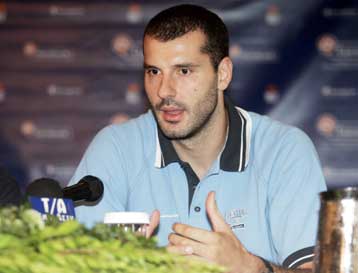 Να ενωθούν οι Έλληνες και να βγουν στους δρόμους λόγω του μπάσκετ θέλει ο Κακιούζης