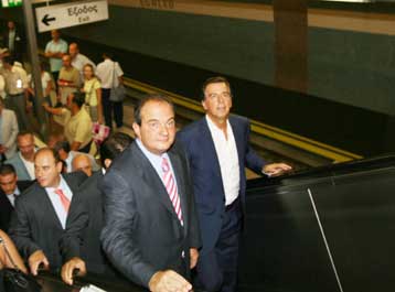Επισκέψεις Καραμανλή σε σταθμούς του μετρό στη Δ.Αττική και στο Χαϊδάρι
