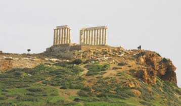 Εργασίες αναστήλωσης θα αρχίσουν στα ετοιμόρροπα τείχη γύρω από το ναό του Σουνίου