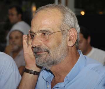 Για «πρωτοφανή κυνισμό» κατηγόρησε την κυβέρνηση ο Αλέκος Αλαβάνος