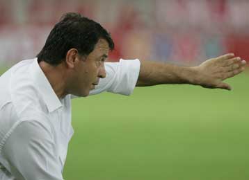 Ενέσεις ηθικού από τον Λεμονή στους παίκτες του πριν τη Λεωφόρο