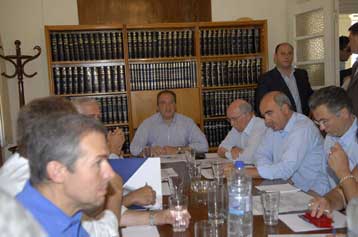 Μπαράζ συσκέψεων υπό τον πρωθυπουργό για την αντιμετώπιση της καταστροφής