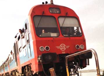 Διακόπηκε λόγω πυρκαγιάς η σιδηροδρομική σύνδεση Αθήνας-Θεσσαλονίκης