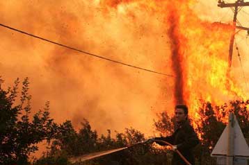 Οι πυρκαγιές της Ελλάδας ανάμεσα στις πιο φονικές παγκοσμίως σε ενάμιση αιώνα