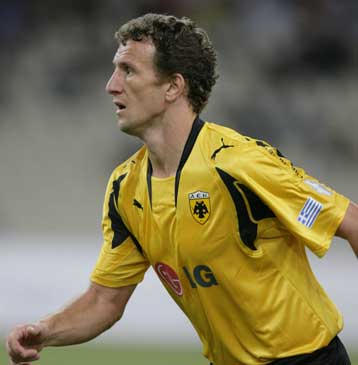 Χωρίς τον Αρουαμπαρένα θα παραταχθεί η ΑΕΚ κόντρα στην Σεβίλη