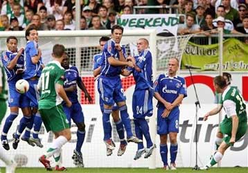 Ισοπαλία για Βόλφσμπουργκ και Σάλκε, νίκη για την Αϊντραχτ