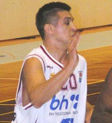 Αντί για Μουλαομέροβιτς, η ΑΕΚ απέκτησε Βασιλίεβιτς