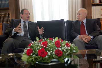 Συνάντηση πρωθυπουργού με τον Πρόεδρο της Δημοκρατίας για τις πυρκαγιές