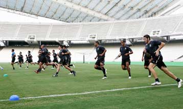 Η UEFA απέρριψε το αίτημα της ΑΕΚ για αναβολή της ρεβάνς με τη Σεβίλη