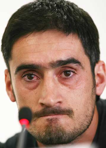 Ποια μπάλα όταν συμπατριώτες μας παλεύουν για το βιος τους, λεει δακρυσμένος ο Λύμπε