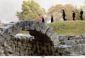 Η ΕΟΕ κατηγορεί την Πυροσβεστική για τις καταστροφές στην Αρχαία Ολυμπία