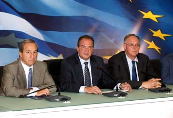 Διαβεβαιώσεις Καραμανλή προς πυροπαθείς για βοήθεια χωρίς γραφειοκρατία