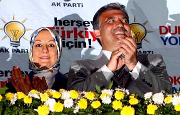 Πρόεδρος της Τουρκικής Δημοκρατίας εξελέγη ο Αμπντουλάχ Γκιουλ