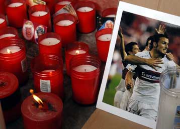 Στις 3 Σεπτεμβρίου θα διεξαχθεί το ΑΕΚ-Σεβίλη που αναβλήθηκε λόγω του θανάτου του Πουέρτα