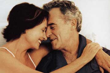 Γιατί οι άνδρες προτιμούν νεαρότερες γυναίκες