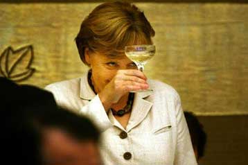 Η Μέρκελ στην κορυφή της λίστας του Forbes με τις ισχυρότερες γυναίκες του κόσμου