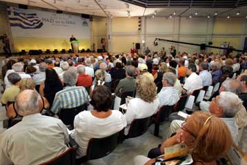 Επίθεση Παπανδρέου στην κυβέρνηση με αιχμή τις πυρκαγιές και το Ασφαλιστικό