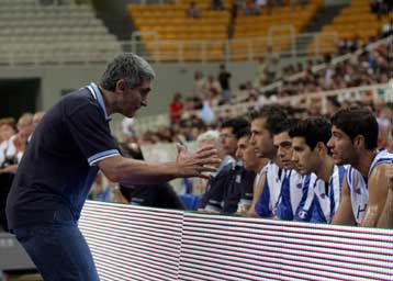 Στη Γρανάδα με το μυαλό στο άγνωστο της πρεμιέρας η Εθνική