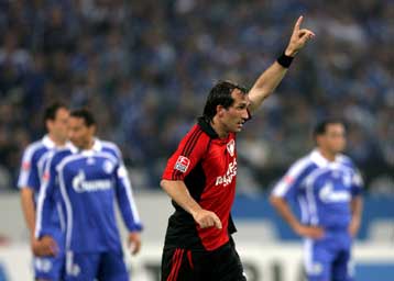 Ισοπαλία 1-1 απέσπασε η Λεβερκούζεν από τη Σάλκε χάρη σε γκολ του Φάνη Γκέκα