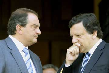 Αυτοψία από Καραμανλή και Μπαρόζο στις πληγείσες περιοχές της Πελοποννήσου