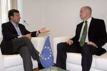 Συνάντηση του Γ.Παπανδρέου με τον Ζ.Μπαρόζο για τις συνέπειες των πυρκαγιών