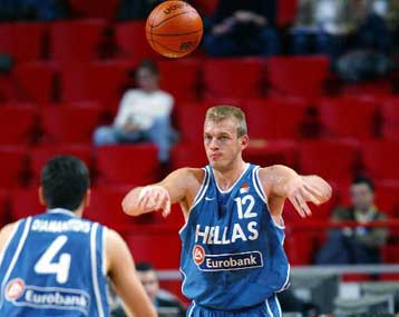 Και επίσημα ο Τσακαλίδης παίκτης του Ολυμπιακού