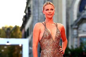 «Σκοτεινός» Γούντι Αλεν και «πιστολέρο» Μπραντ Πιτ στο 64ο Φεστιβάλ Βενετίας.