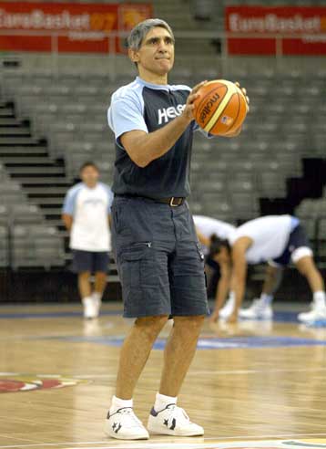 Ανοιχτή η τελευταία προπόνηση πριν τον αγώνα με το Ισραήλ