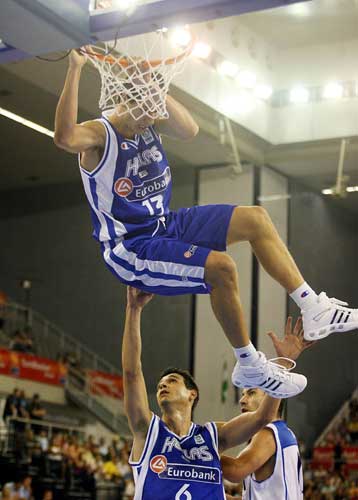 Αργησε να ζεσταθεί αλλά νίκησε η Εθνική, σειρά έχει η Σερβία