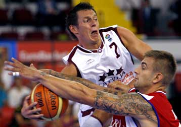 Η Λετονία έκανε την πρώτη έκπληξη, 85-77 την Κροατία