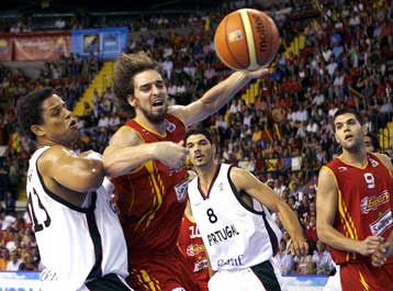 Επίδειξη δύναμης της Ισπανίας επί της… γειτόνισσας Πορτογαλίας με 82-56