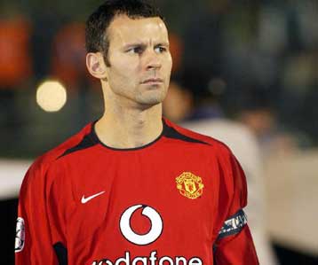 Aπειλεί το ρεκόρ του Τσάρλτον ο Γκιγκς με ανανέωση συμβολαίου στη Γιουνάιτεντ