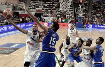 Νέο «θρίλερ» στο Αλικάντε, ηττημένη και πάλι η Ιταλία, 69-62 από τη Γαλλία