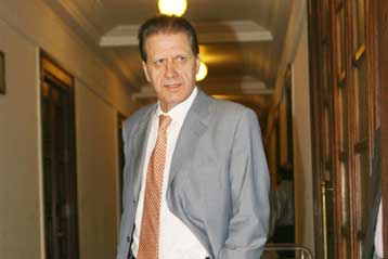 Αποφάσεις για επιδόματα υπέγραψαν Β.Πολύδωρας και Π.Δούκας