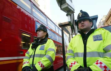 Διατήρηση δειγμάτων DNA από όλους τους πολίτες προτείνει δικαστής στη Βρετανία